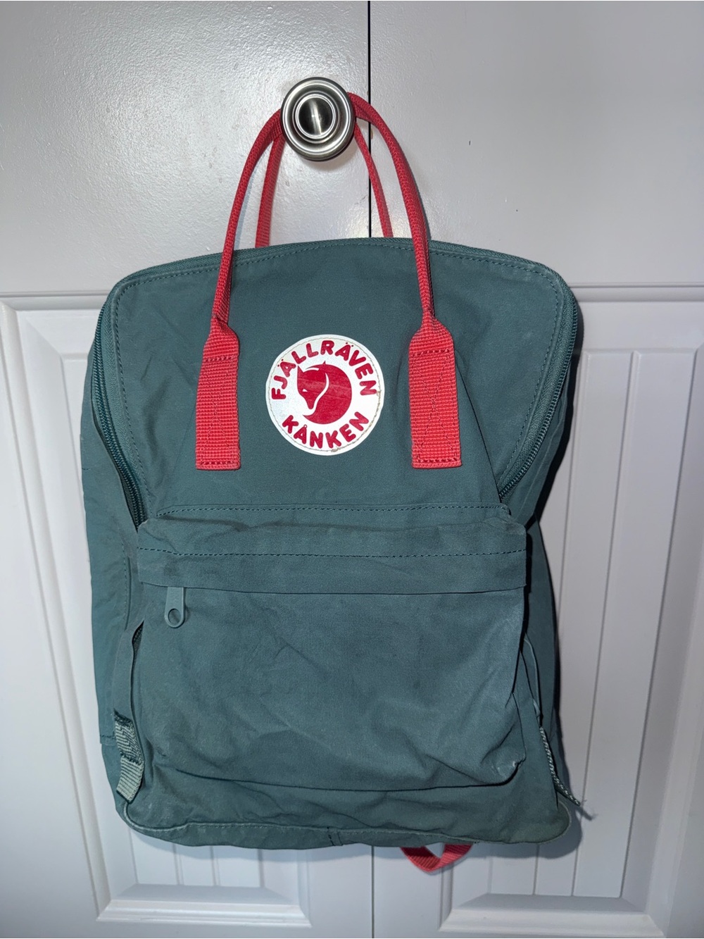 Fjallraven Kånken Mini Backpack in Frost Green-Peach Pink